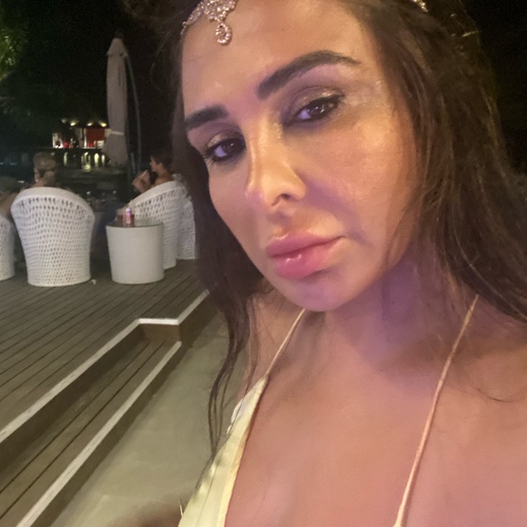 Meet your Posher, Sadia - Picture 12 of 16